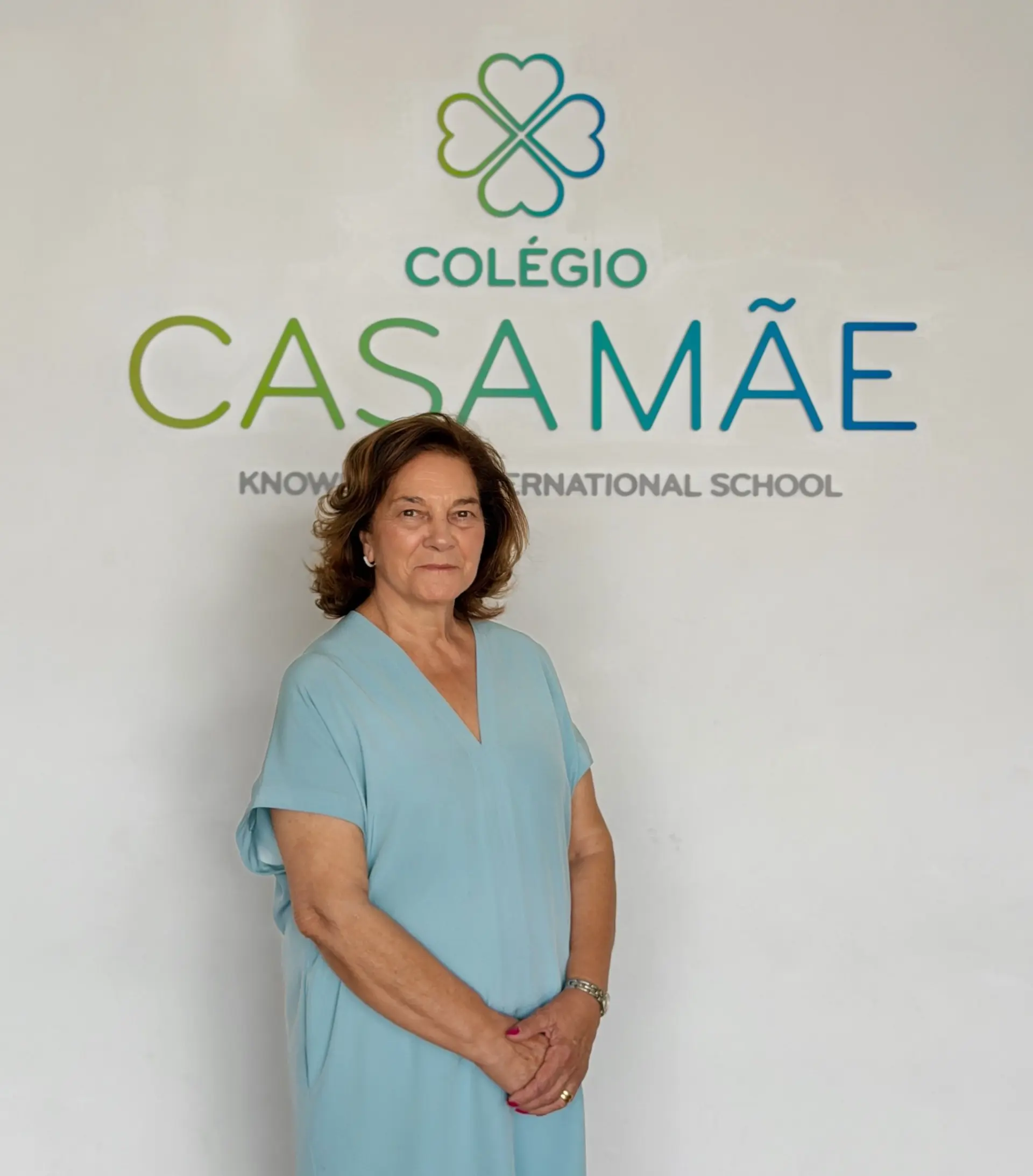 Crianças a aprender num ambiente natural
